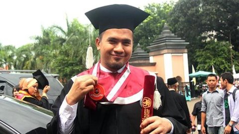 Lesti Kejora OTW Nyusul, 10 Potret Pedangdut yang Diwisuda & Raih Gelar Sarjana, Termasuk yang Lulus S2