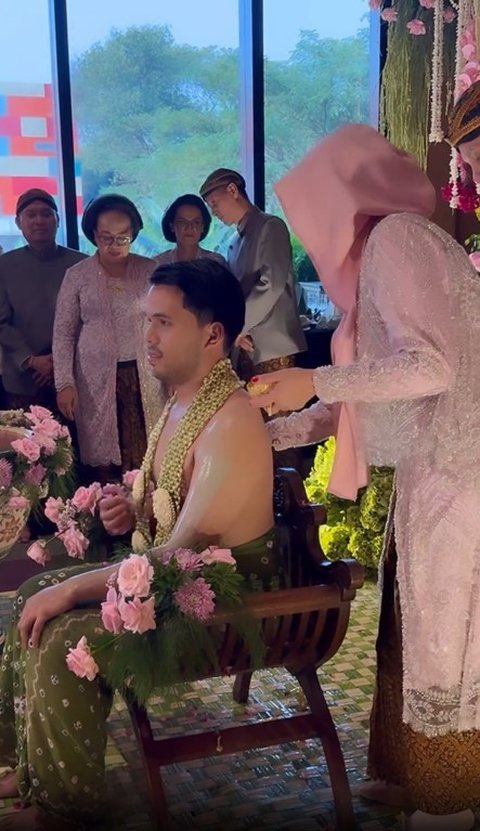 Momen Lucu Saat Acara Siraman Thariq Halilintar, MC Salah Sebut Nama Atta hingga Baby Azura Curi Perhatian