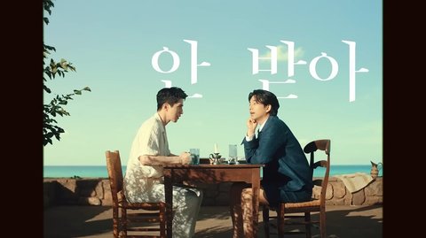 Potret Gong Yoo dan Lee Dong Wook Adu Visual di Proyek Iklan Baru, Pesona Pria Matang yang Tak Bisa Diabaikan