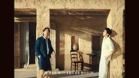 Potret Gong Yoo dan Lee Dong Wook Adu Visual di Proyek Iklan Baru, Pesona Pria Matang yang Tak Bisa Diabaikan