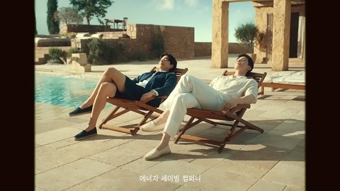 Potret Gong Yoo dan Lee Dong Wook Adu Visual di Proyek Iklan Baru, Pesona Pria Matang yang Tak Bisa Diabaikan