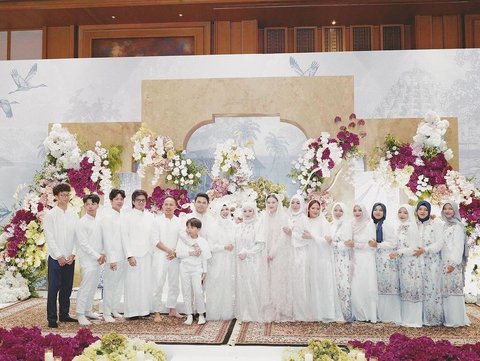 Potret Cantik Aurel Hermansyah di Momen Pengajian & Siraman Jelang Pernikahan Thoriq dan Aaliyah, Auranya Ngalahin Calon Pengantin