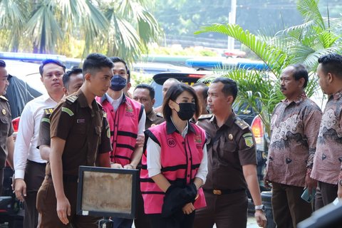 Bikin Warganet Melongo, Ini Sederet Potret Barang Bukti Milik Harvey Moeis dan Helena Lim Saat Dilimpahkan ke Kejari Jaksel