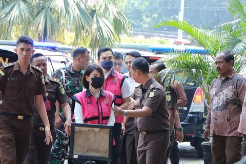 Bikin Warganet Melongo, Ini Sederet Potret Barang Bukti Milik Harvey Moeis dan Helena Lim Saat Dilimpahkan ke Kejari Jaksel