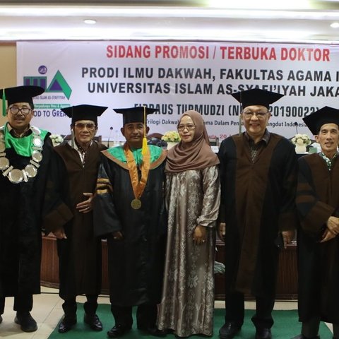 Disertasinya Soal Musik & Dakwah, 7 Foto Rhoma Irama Jadi Penguji Ahli Sidang Mahasiswa S3