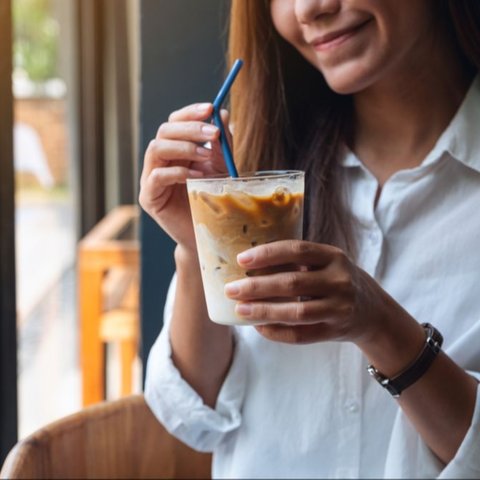 Apakah Dampak Mengganti Susu Sapi dengan Oat Milk pada Kopi Susu?