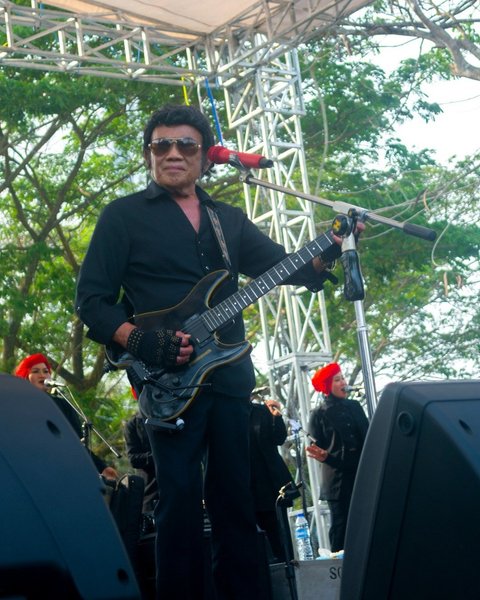 8 Rekomendasi Lagu Terlaris Rhoma Irama Sepanjang Masa, Sering Diputar di Hajatan Warga