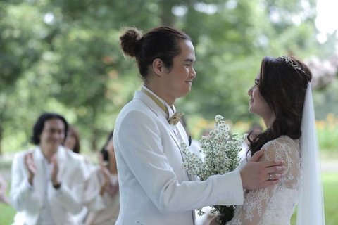 10 Potret 'Pernikahan' Artis yang Bikin Kaget Netizen, Terbaru Robby Purba & Raline Shah