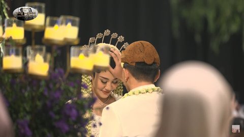 Cantiknya Aaliyah Massaid di Akad Nikah Bersama Thariq Halilintar, Anggun Berkebaya Putih & Pancarkan Aura Bahagia