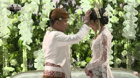 10 Photos of Thariq Halilintar & Aaliyah Massaid's Wedding Ceremony with Javanese Customs, Super Luxurious!