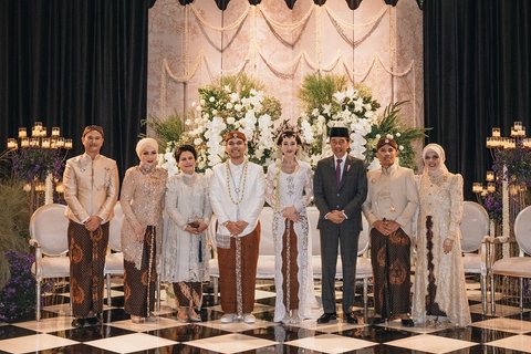 Kehadiran Presiden Jokowi dan Ibu Iriana di Akad Nikah Thariq-Aaliyah, Selfie Bareng Aurel Hermansyah