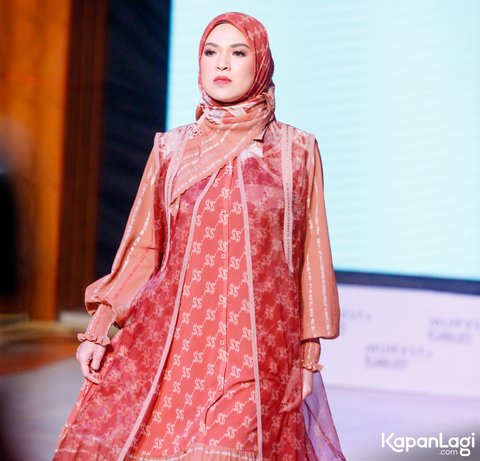 Pernah Hampir Lepas Hijab demi Pasangan, Ini Cara Delia Septianti Tetap Istiqomah Tampil Tertutup