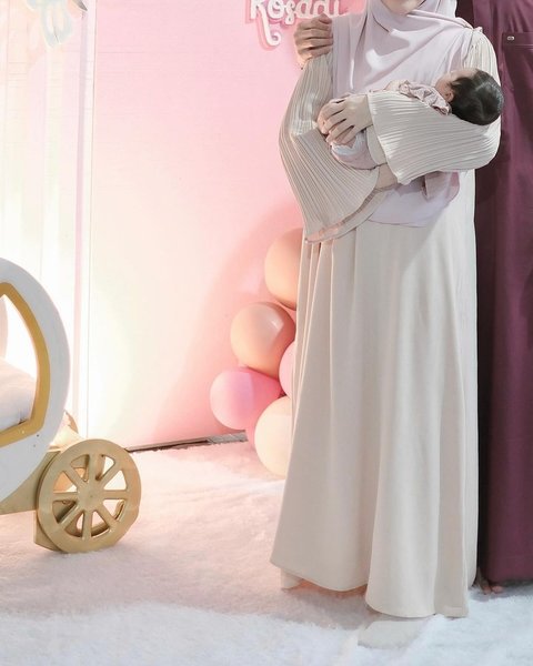 Wajah Alesha Masih Sembunyikan, Ini Potret Aqiqah Anak Kedua Larissa Chou, Dekorasi Serba Pink