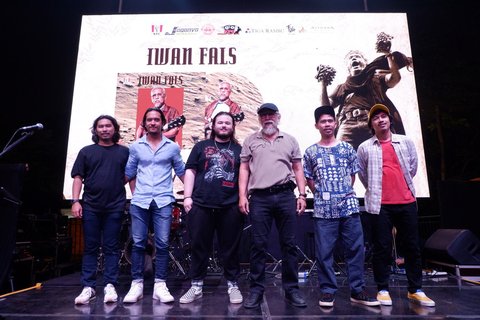 Kisah Iwan Fals dan Raya, 8 Potret Dukungan Penuh untuk Karir Musik