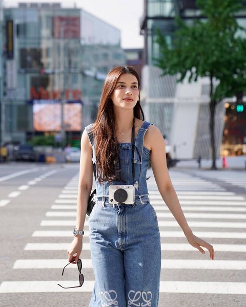 Gaya Bak ABG Sukses Curi Perhatian, 8 Foto Sabrina Chairunnisa Ke Korea Lagi