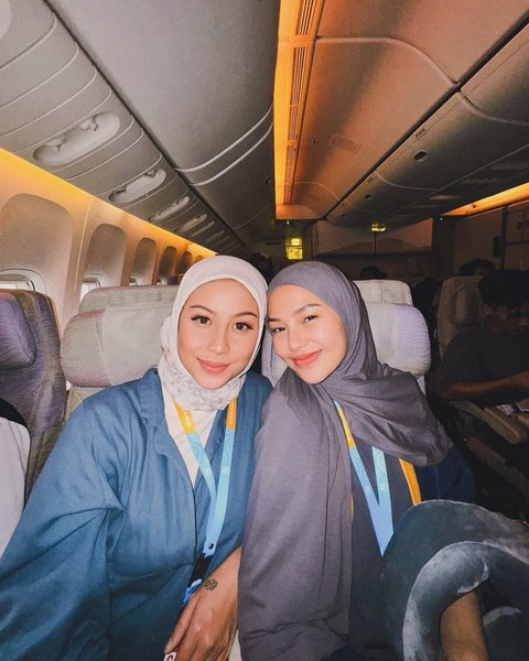 Auranya Bikin Adem! Potret Awkarin saat Umrah di Tanah Suci, Tampil Mengenakan Hijab Beda Banget & Bikin Pangling