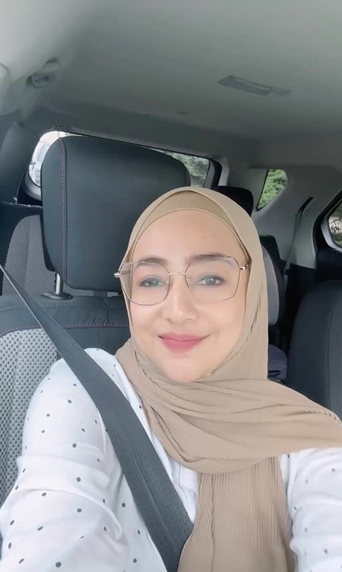 Momen Romantis Cindy Fatikasari saat Jemput Tengku Firmansyah Setelah Bekerja, Sudah Bisa Nyetir di Sisi Kiri