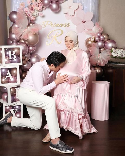 Potret Syahrini Bagikan Foto Bayi Perempuannya yang Baru Lahir: Welcome To The World Our Precious Princess 'R'