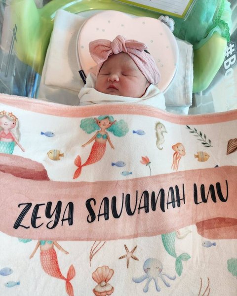 Miliki Paras Cantik Berwajah Bule, Ini Deretan Potret Baby Zeya Anak Tengku Dewi Putri dan Andrew Andika