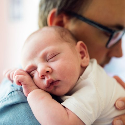 Benarkah Tidur Bersama dengan Anak Bisa Pengaruhi Perkembangan Psikologinya?