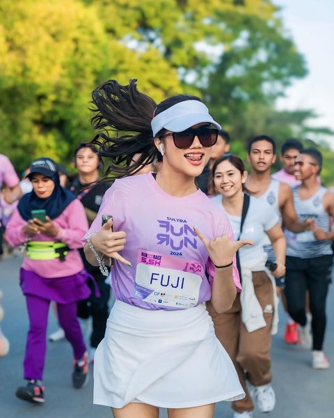 Cantiknya Fuji Ikut Lari Marathon di Kendari, Gayanya Sporty Terlihat Semakin Imut Menggemaskan