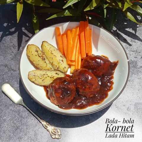 Bola-bola Kornet Lada Hitam