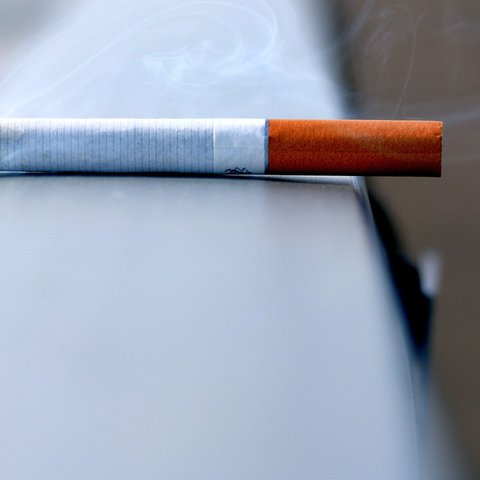 Bagaimana Pembatasan Penjualan Rokok Eceran dan Iklan Rokok Bisa Tekan Angka Perokok Anak dan Remaja