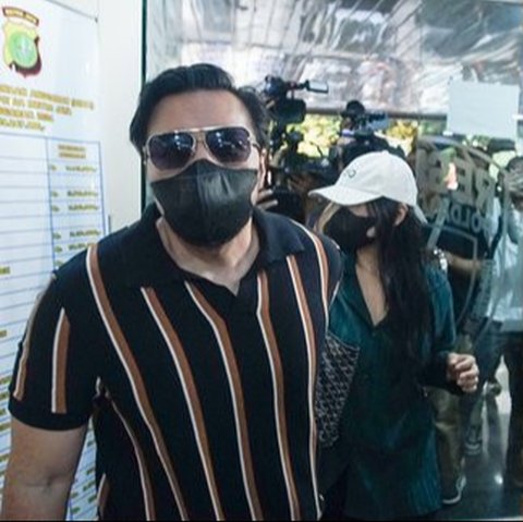 AD Diperiksa Sebagai Saksi Tersebarnya Video Panas di Sosial Media, David Bayu Protektif Jaga Anak Dari Awak Media