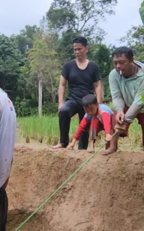 Hidup Bergelimang Harta, Ini Potret Ayah Lesti Kejora yang Tetap Rendah Hati Saat Pulang ke Kampung Halaman