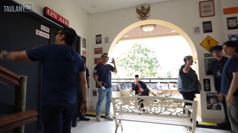 Dikabarkan Sepi Job hingga Bangkrut, Ini Potret Terbaru Rumah Sule, Sudah Banyak Barang Dijual & Kolam Renang Hilang