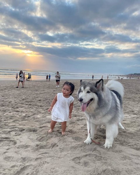 Super Cute! Potret Terbaru Xarena Putri Siti Badirah yang Cantiknya 11 12 dengan Sang Mama