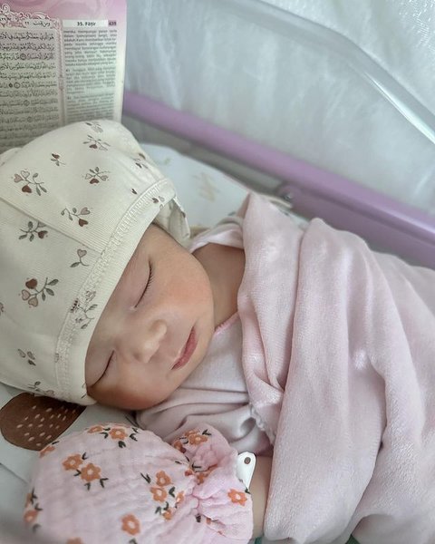 Senyum Cantik Baby Alesha Anak Larissa Chou Sempat Disembunyikan di Potretnya