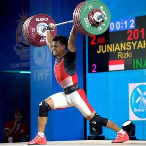 Atlet Angkat Besi Indonesia Rizky Juniansyah