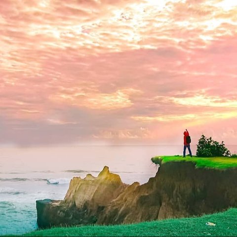 Eksotisme Pantai Padang Betuah Bengkulu