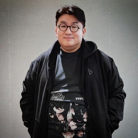 Bang Si Hyuk Bos HYBE Terciduk Berlibur Bareng 2 Influencer Wanita di AS, Ini Tanggapan Agensi