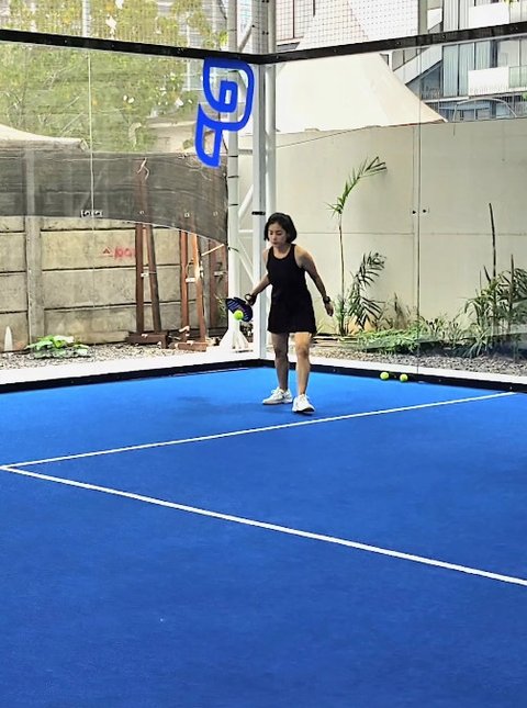 Potret Lulu Tobing yang Kini Getol Latihan Padel, Cantik Paripurna Buat Terpana