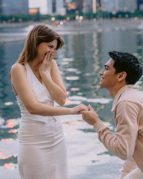 Cassandra Lee Pamer Cincin Tunangan, Momen Romantis Saat Dilamar Ryuken Lie