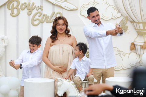 10 Momen Bahagia Gender Reveal Anak Ketiga Jessica Iskandar, Sang Buah Hati Jadi Pelengkap Keluarga