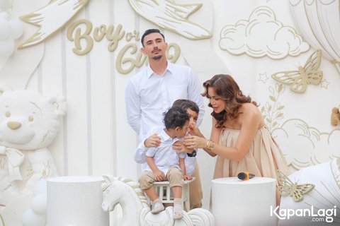 10 Momen Bahagia Gender Reveal Anak Ketiga Jessica Iskandar, Sang Buah Hati Jadi Pelengkap Keluarga