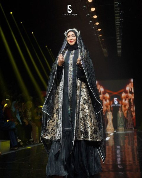 8 Potret Angelina Sondakh Tampil Memukau di Fashion Show, Aura Puteri Indonesia Kembali Terpancar dengan Koleksi Lina Sukijo