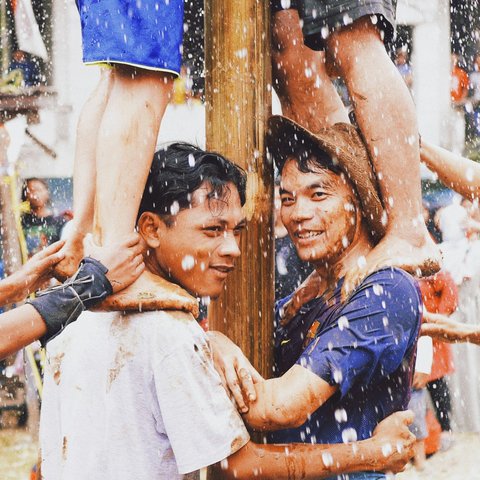40 Kata-Kata Lucu Panjat Pinang, Meriahkan Lomba 17an