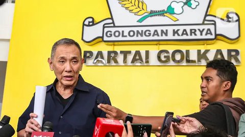 FOTO: Momen Jusuf Hamka Datangi Markas Golkar Serahkan Langsung Surat Pengunduran Diri Sebagai Kader dan Cawagub