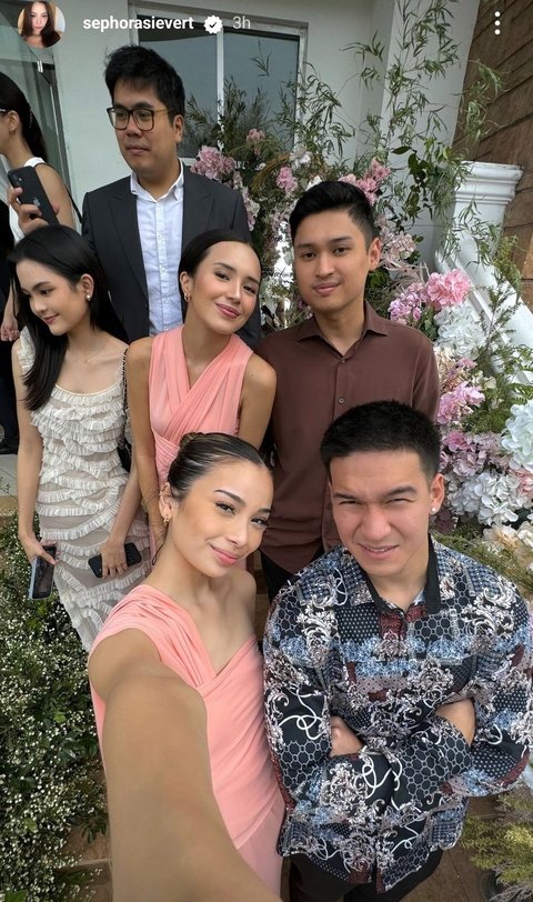 Jadi Bridesmaid di Pernikahan Cassandra Lee - Ryuken, Beby Tsabina dan Sephora Tampil Memukau