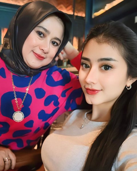 Insecure Dengan Kecantik Sang Ibu