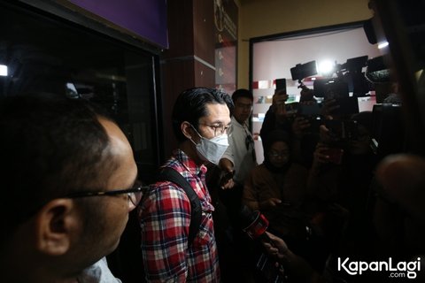 Edward Akbar Menegaskan Bahwa Gaya Hidupnya Tetap Sederhana dan Tidak Membuat Kimberly Ryder Merasa Kesulitan