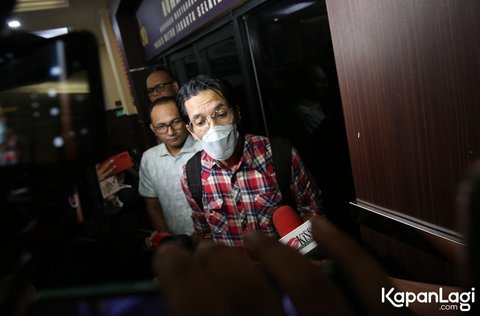 Edward Akbar Menegaskan Bahwa Gaya Hidupnya Tetap Sederhana dan Tidak Membuat Kimberly Ryder Merasa Kesulitan