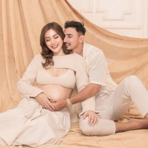 Maternity Shoot Jessica Iskandar di Kehamilan Ketiga, Cantik dan Anggun pamerkan Baby Bump