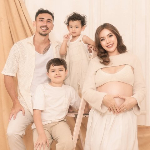 Maternity Shoot Jessica Iskandar di Kehamilan Ketiga, Cantik dan Anggun pamerkan Baby Bump