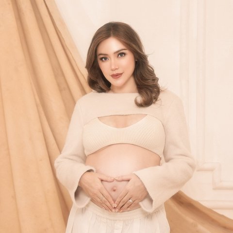 Maternity Shoot Jessica Iskandar di Kehamilan Ketiga, Cantik dan Anggun pamerkan Baby Bump