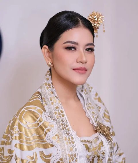 Cantiknya Kahiyang Ayu Pakai Dress & Aksesori Serba Emas, Aura Elegan dan Mewah Begitu Kuat